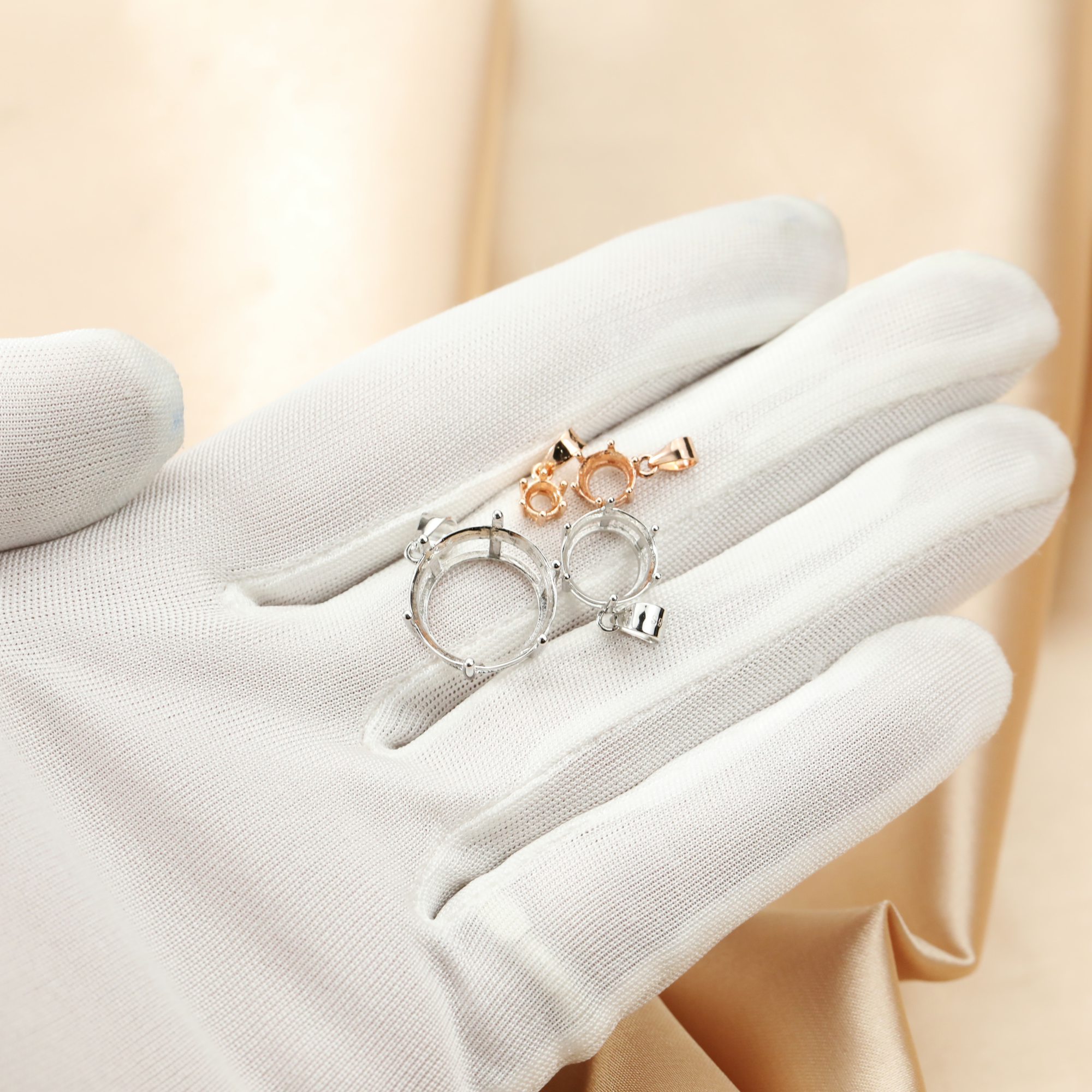 3-20MM Round 6 Prongs Pendant  - مراجعة Bezels Set Pendant وسعره