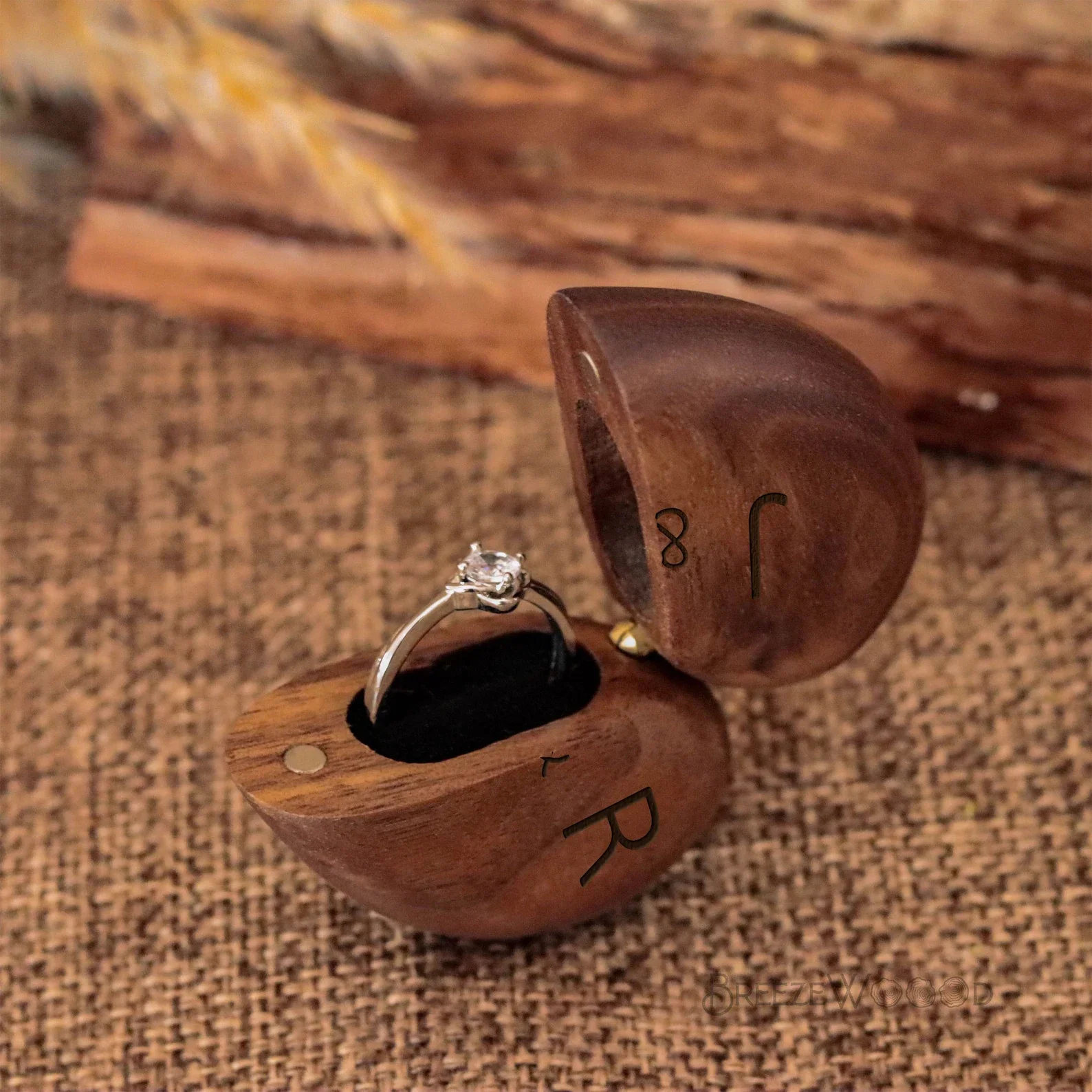 Romantic Heart - Shaped Wooden - مراجعة Wood Ring Blank وسعره