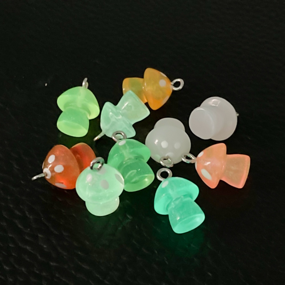 16pcs Luminous Mushroom Charms - مراجعة Resin Craft Projects وسعره